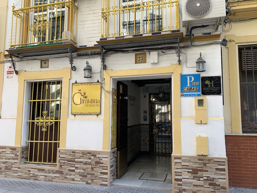 Pension Giraldilla 3/67
