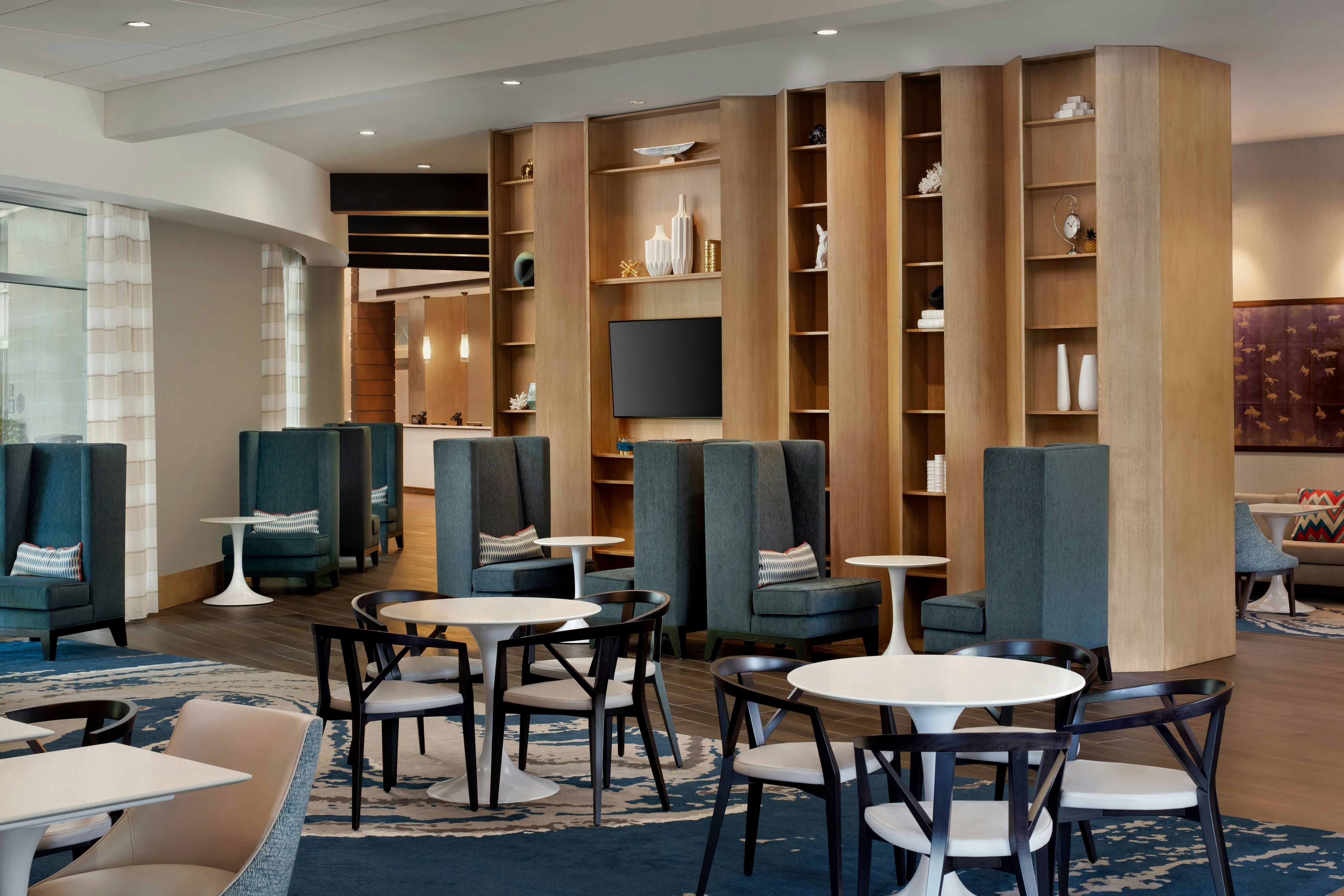 Hampton Inn and Suites Teaneck Glenpointe, NJ 26/41