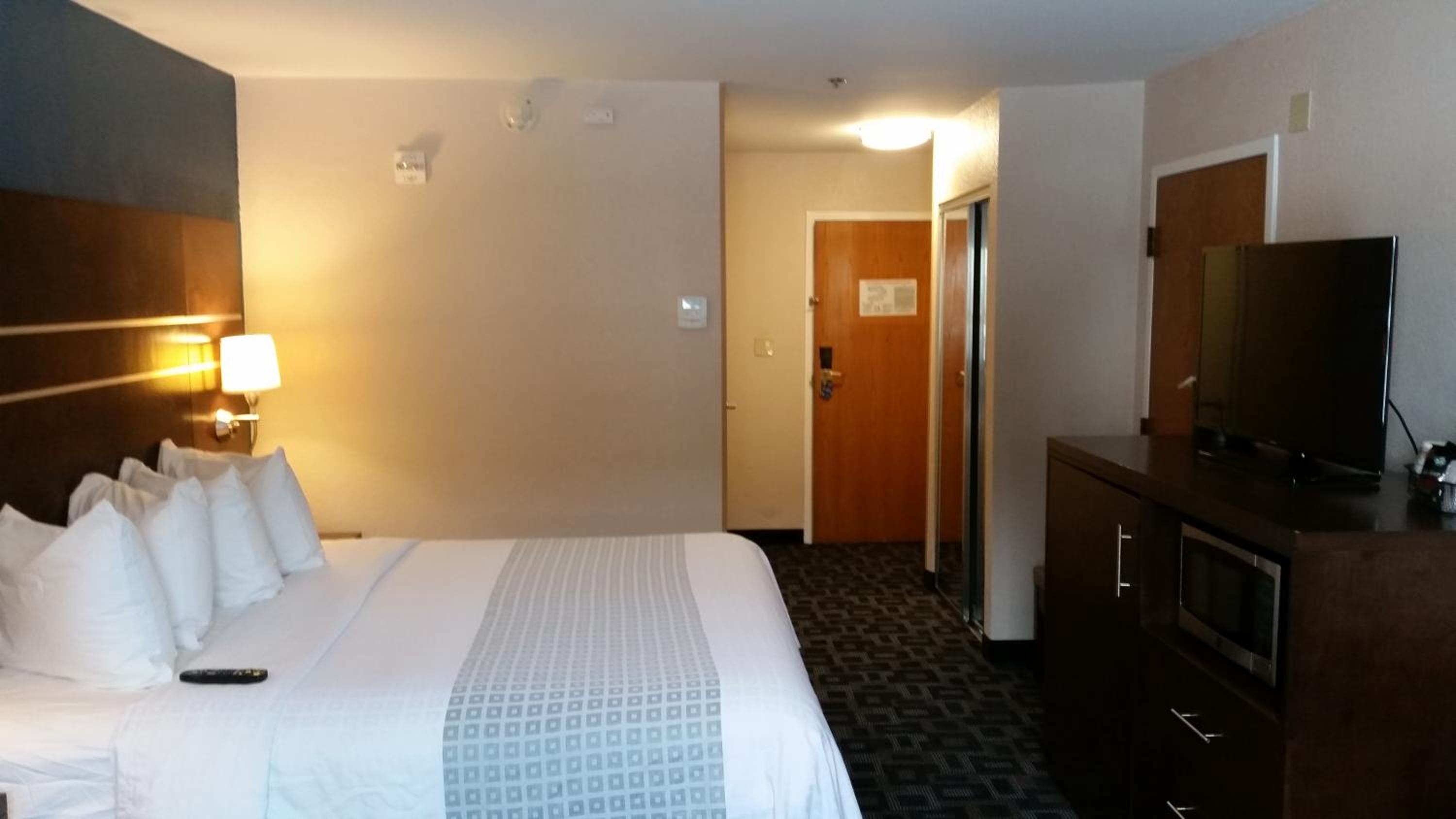 Room, King Bed, Bathtub, Accessible