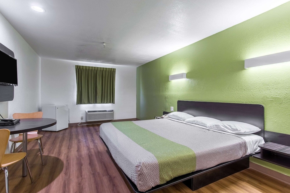 Motel6 Moriarty, NM 19/60