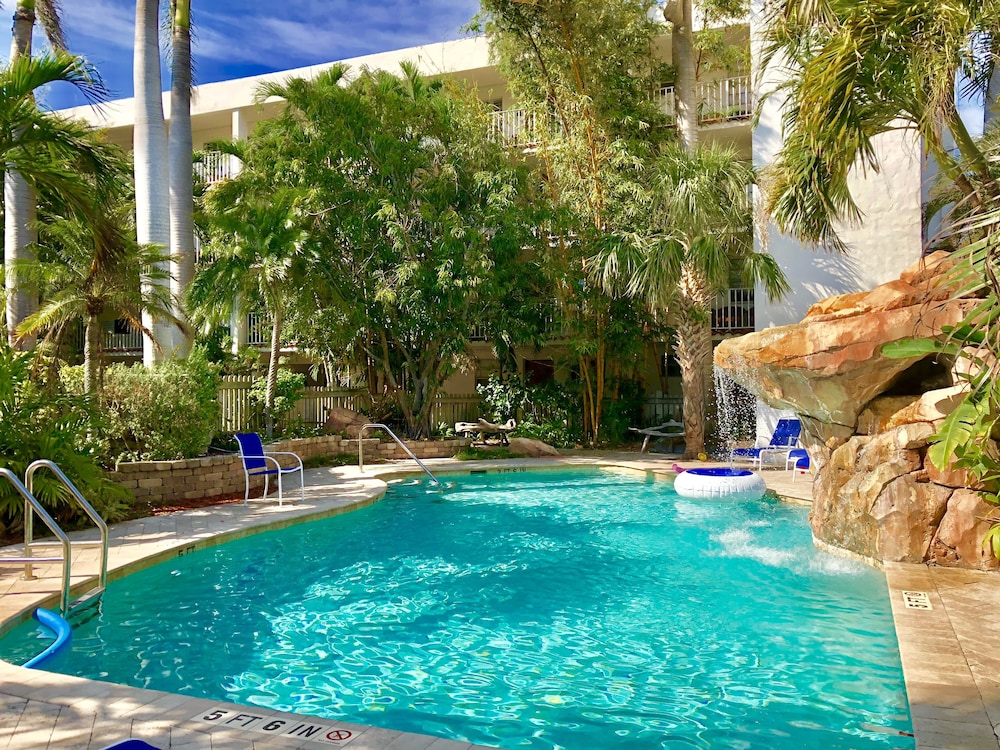 Riverside Apartments By The Beach 2/54