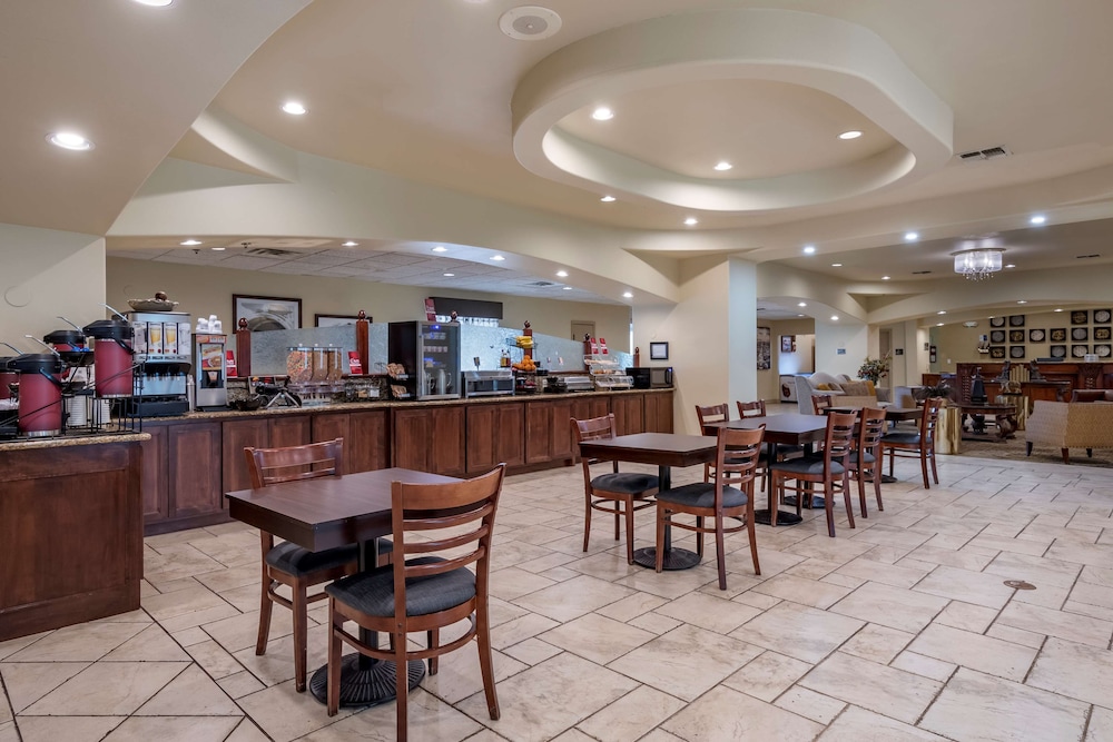 Best Western Plus Monica Royale Inn & Suites 27/31
