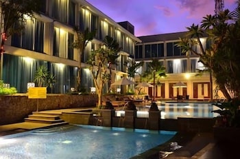 Emersia Hotel Resort 7/50