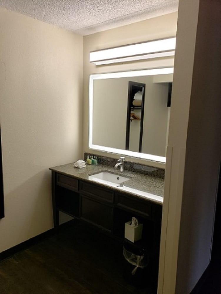Club Hotel Nashville Inn Suites 22/67