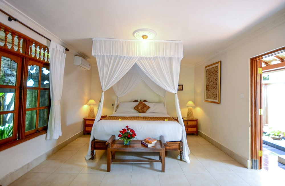 Tirta Ayu Hotel Restaurant 13/50