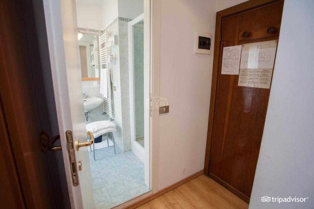 غرفة ديلوكس مفردة بشرفة، Hotel Caprera 7/10