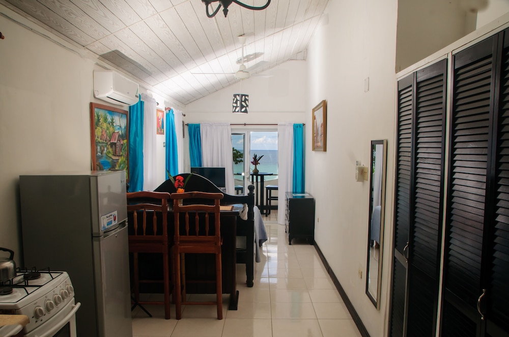 Firefly Beach Cottages and Suites 62/78
