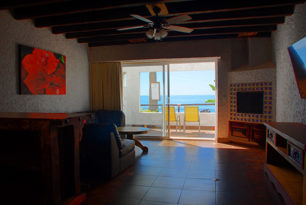 Las Rocas Resort Spa 25/50