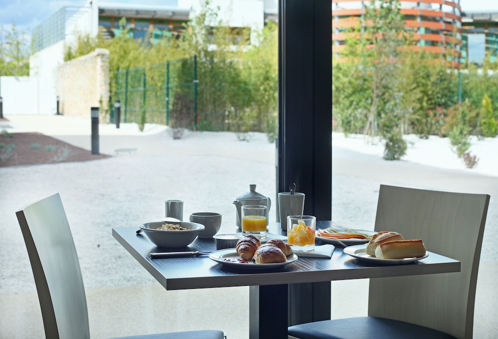 HOLIDAY INN EXPRESS MONTPELLIER-ODYSSEUM 52/71
