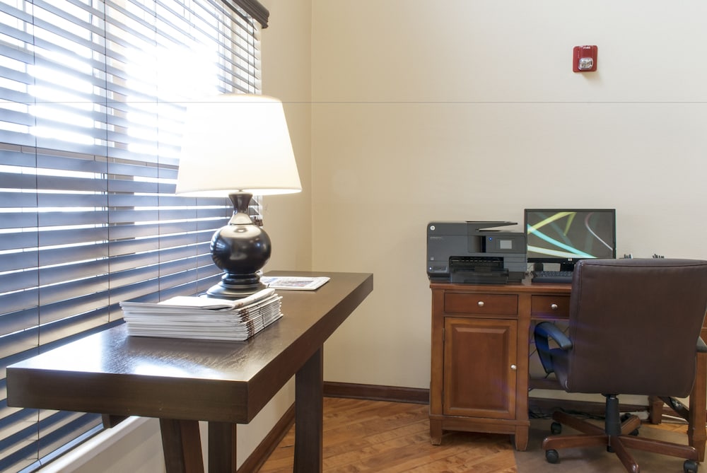Country Inn & Suites by Radisson, Cedar Falls near University 34/39