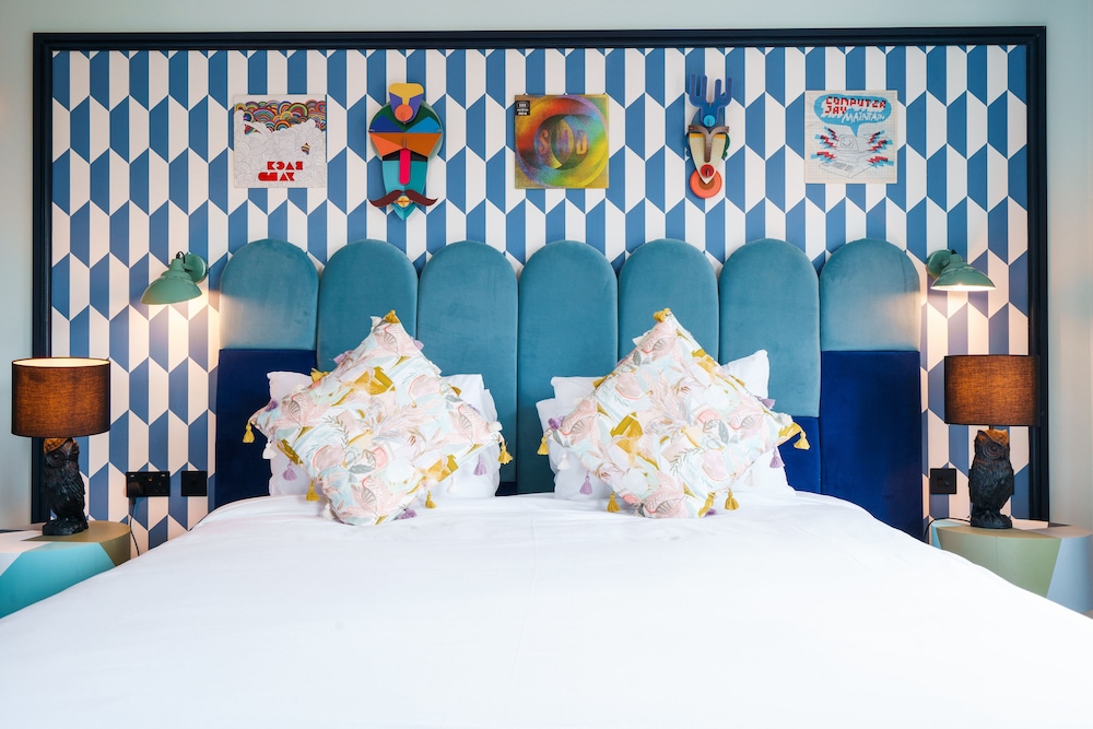 The Camden Town Hotel 30/46