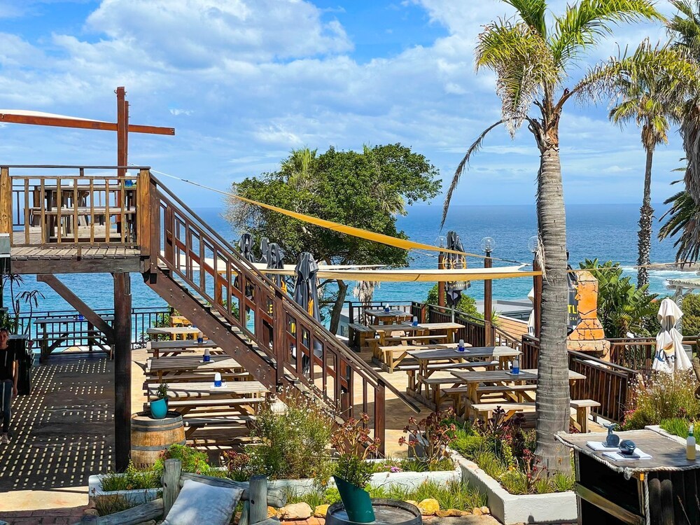 Dutton's Cove Guesthouse 30/50