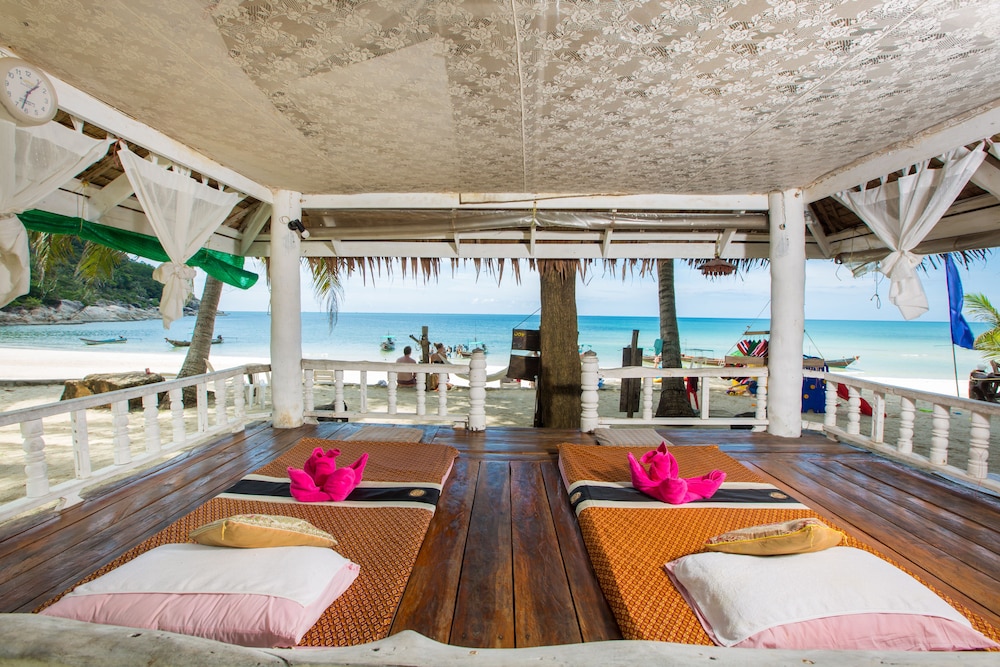 BOTTLE BEACH 1 RESORT 48/74