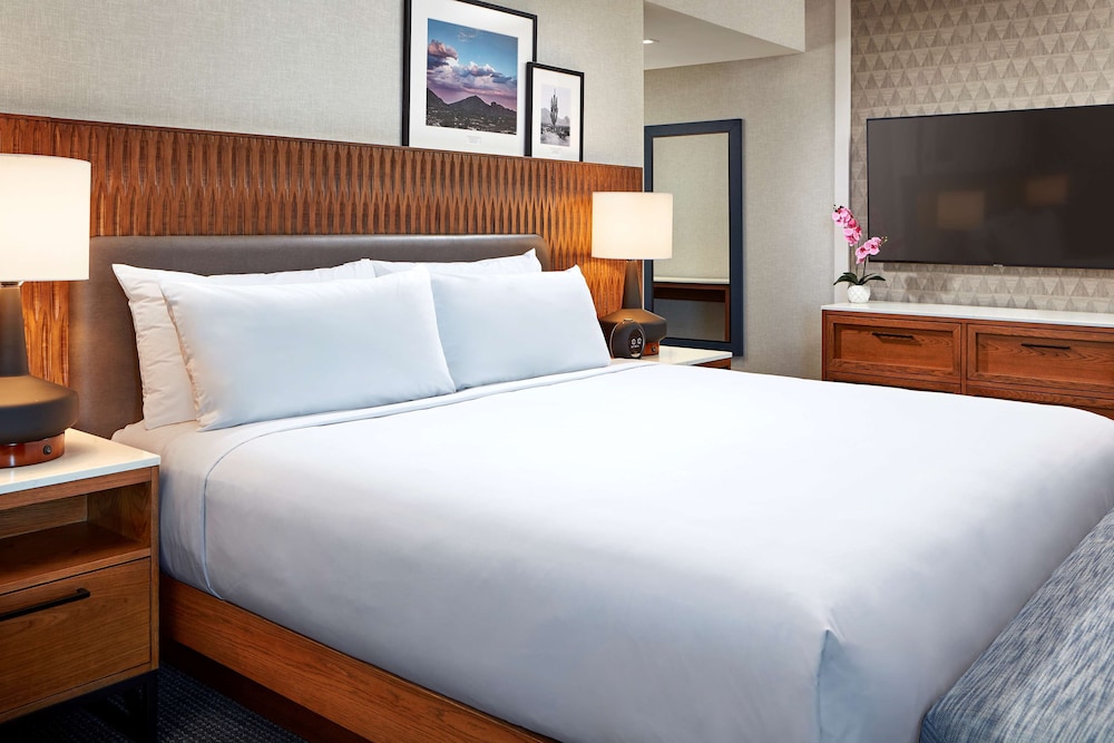 Sonora, Swim, King Bed, Accessible
