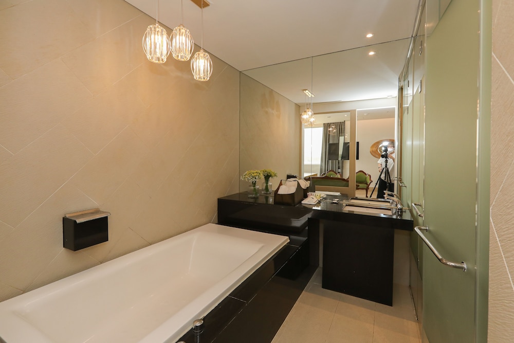 Hotel The Designers Hongdae 8/80