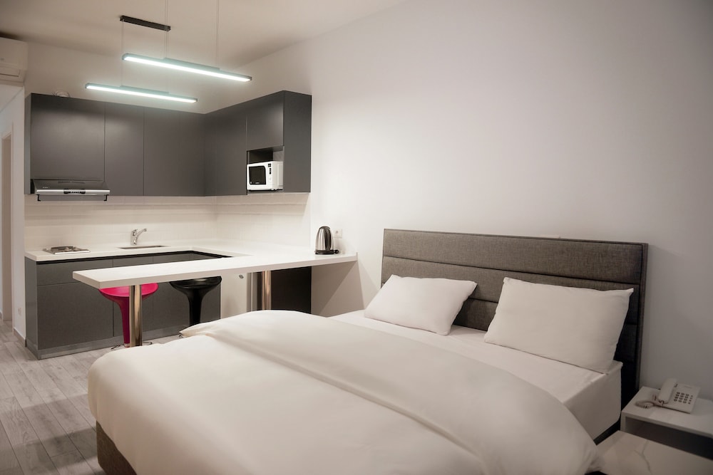 41 Twelve Hotel 6/22