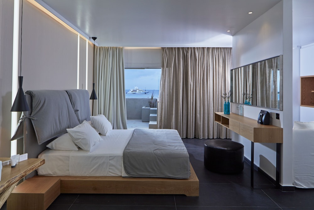 Kosmoplaz Beach Hotel 23/77