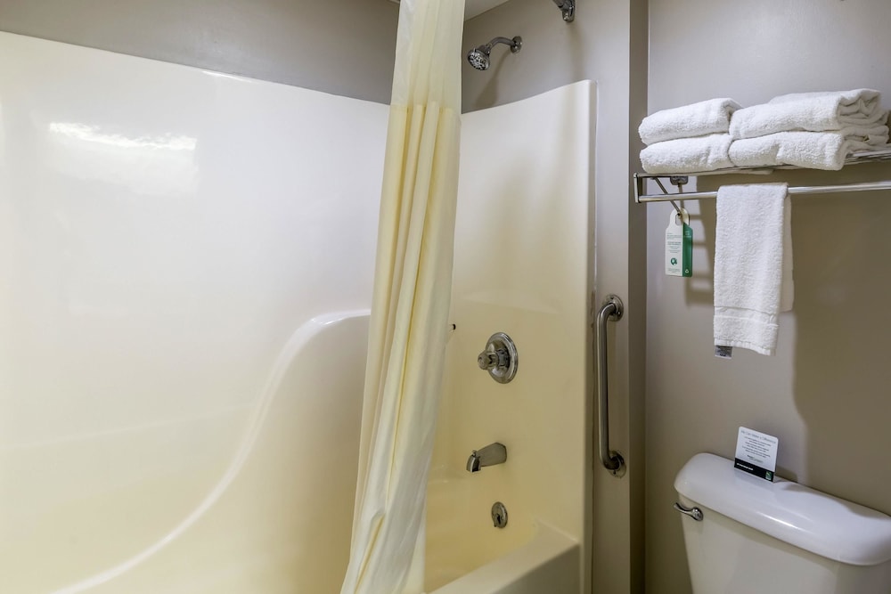 Quality Inn Rolla MO 14/49
