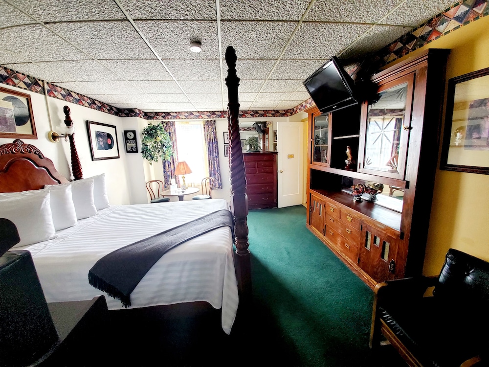 Historic Hotel Nevada and Gambling Hall 55/68