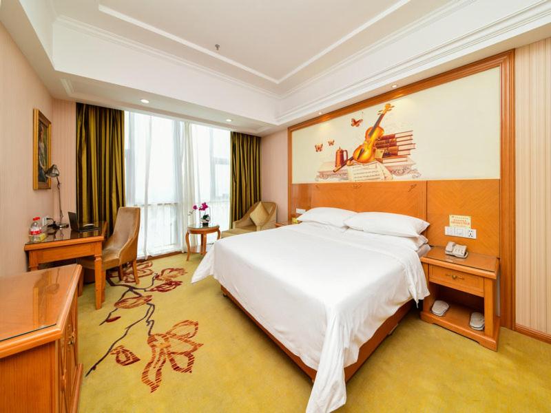 Vienna Hotel (Kunshan Qingyang North Road Wanda) 10/25