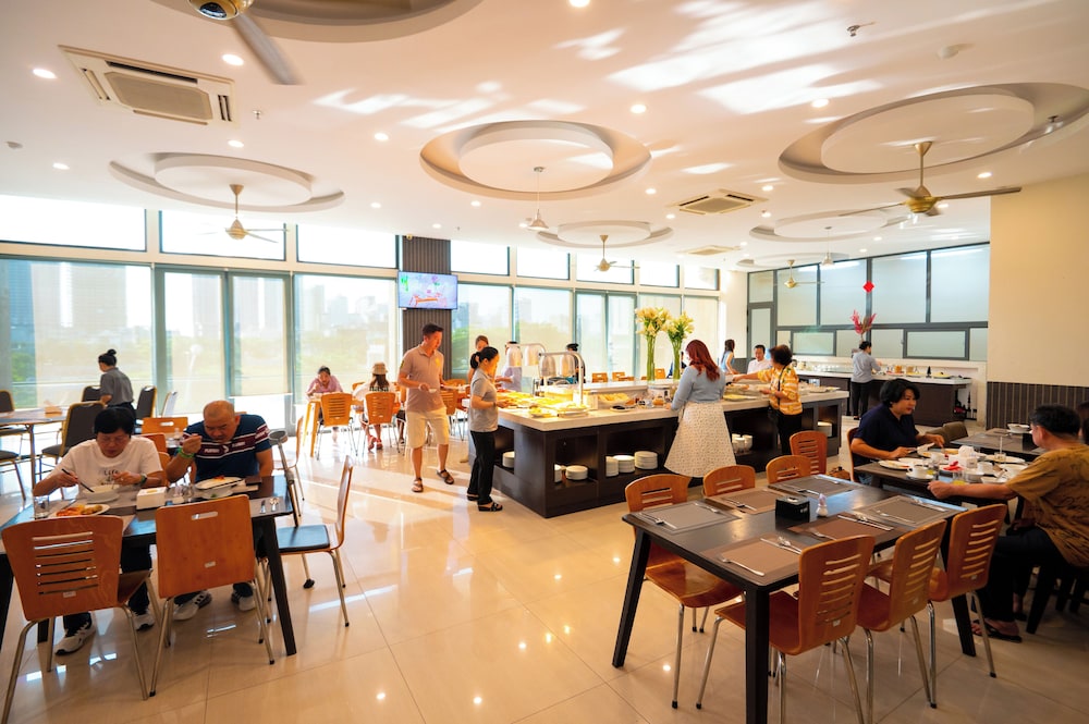 Sea Garden Hotel 53/65