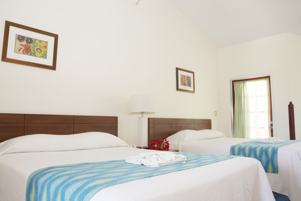 Orange Hill Beach Inn 10/60
