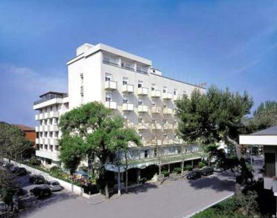 Hotel Poker 6/57