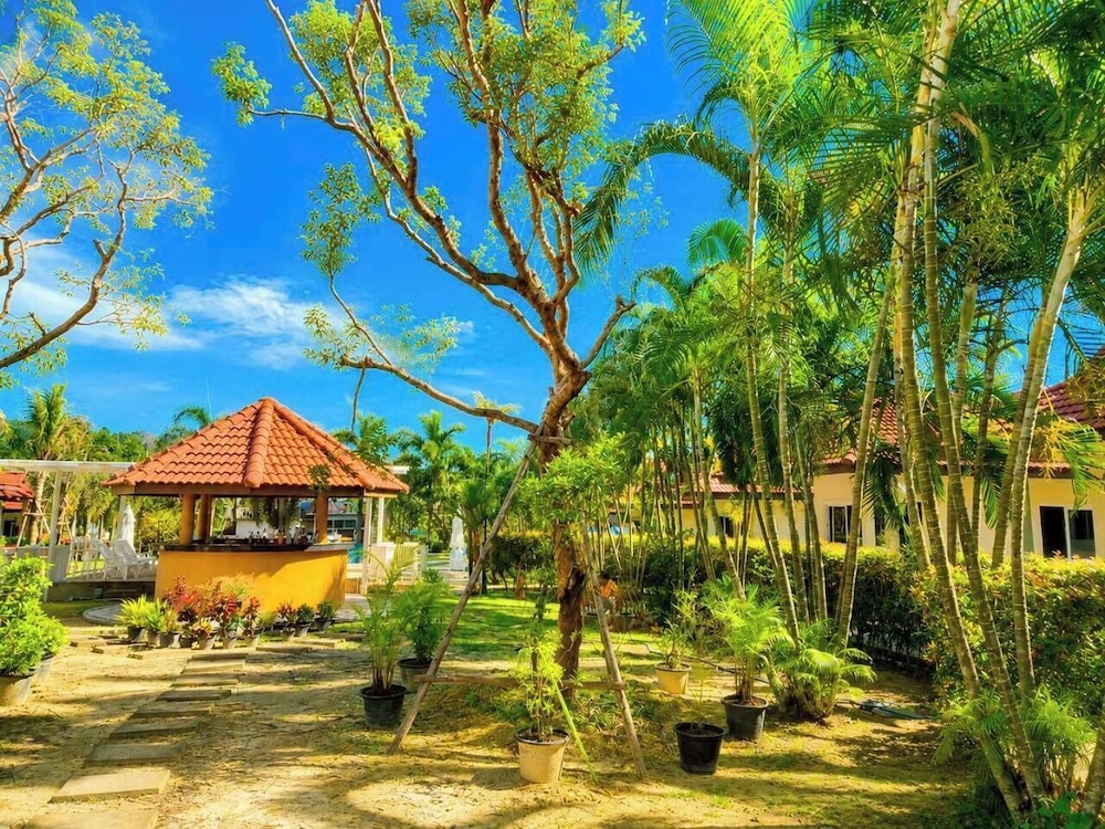 Phuket Airport Villa 75/80