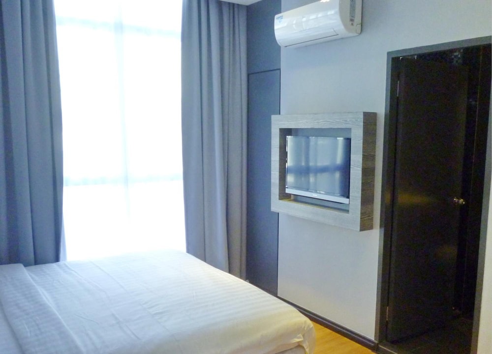 My Dream Hotel 8/33