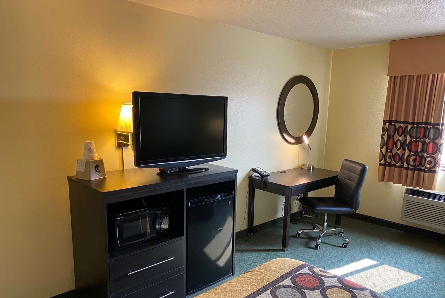 Super 8 by Wyndham Colby 37/42