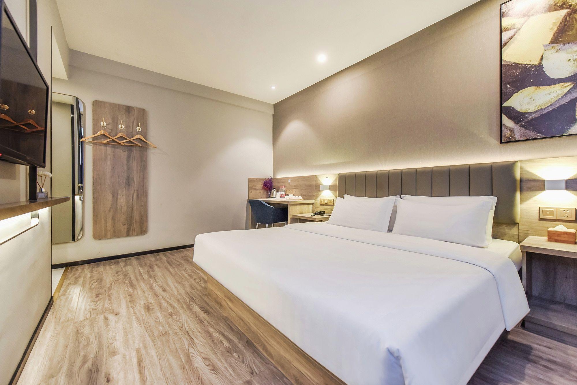 7 Days Inn (Rongchang Commercial Pedestrian Street) 18/28