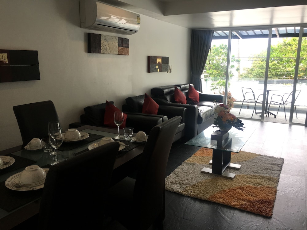 The Front Hotel And Apartment 54/76