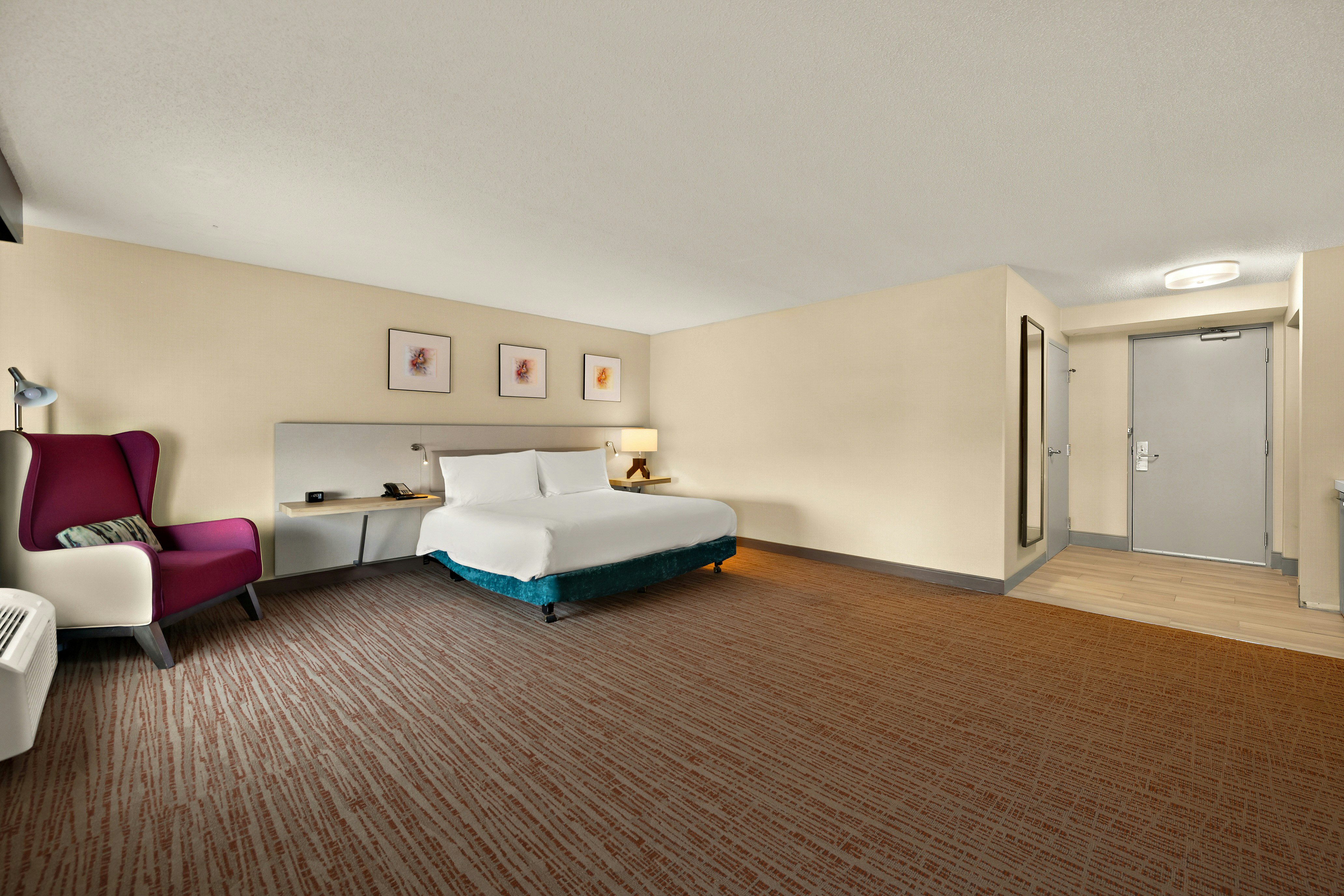 ROOM, KING BED, ACCESSIBLE