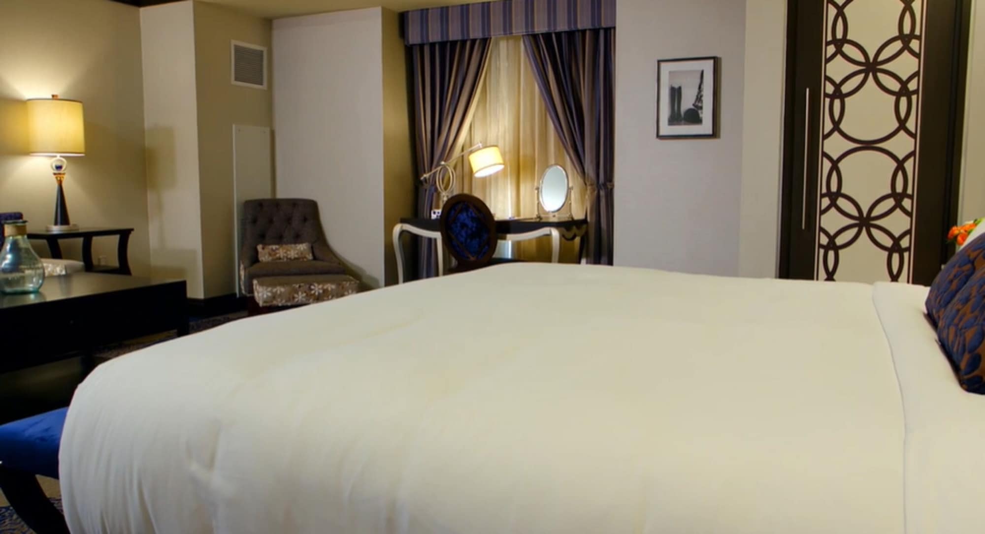 Executive, King Bed