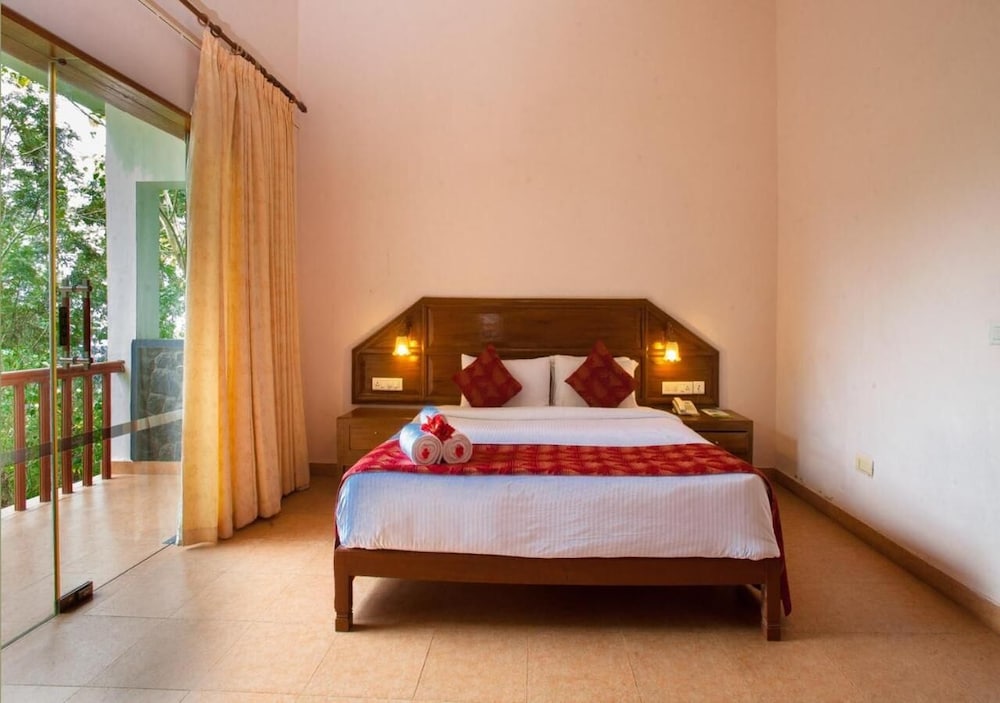 Oxygen Resorts Thekkady 15/50