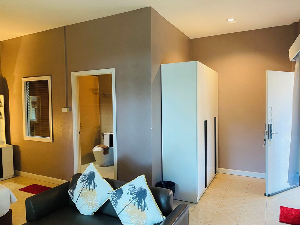 Deluxe, Pavilion, King Bed, Front View، Bella Vista Beach Resort Koh Lipe 7/10