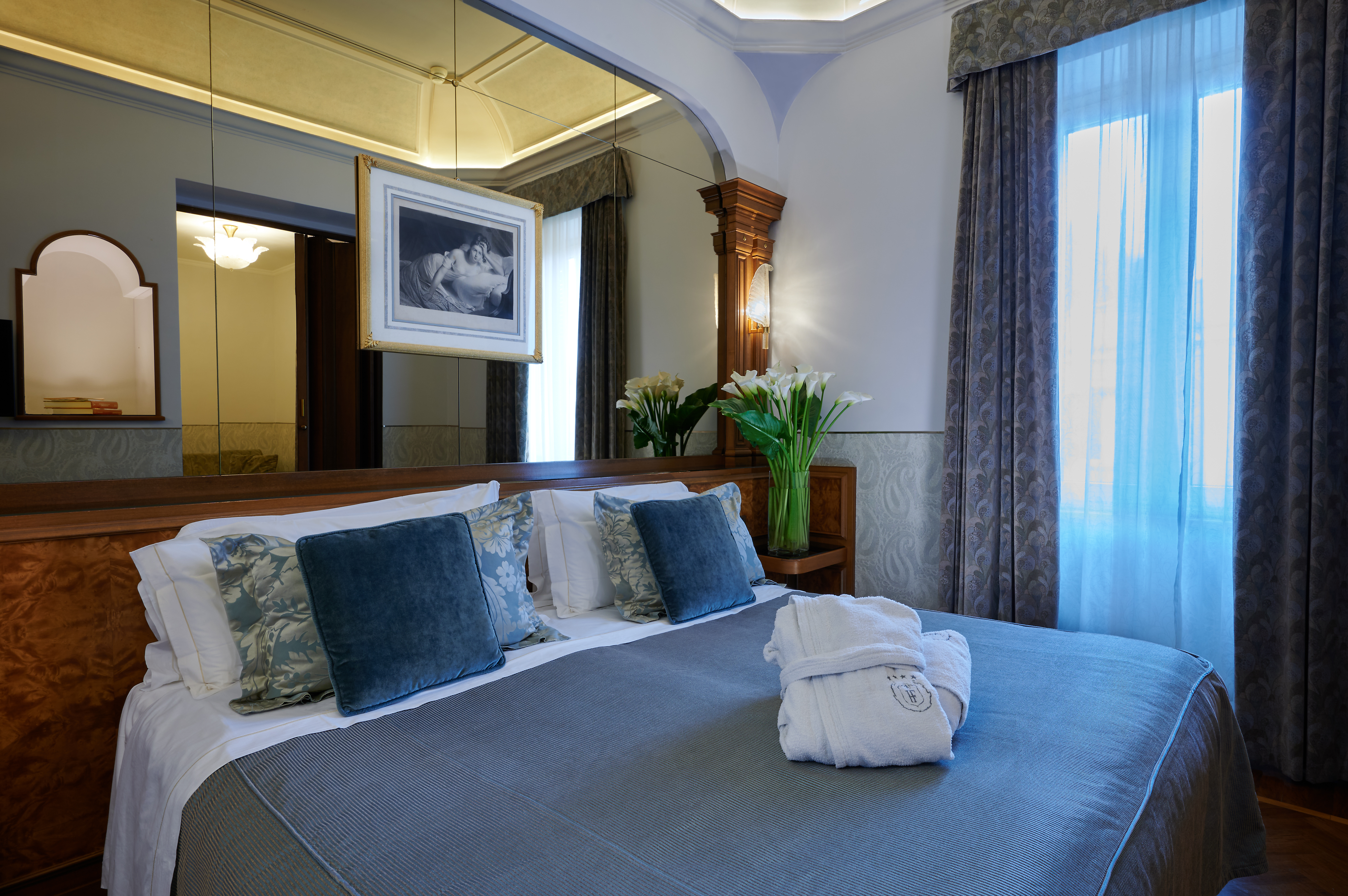 Double/Twin Bed Junior Suite Room (with sofa bed)