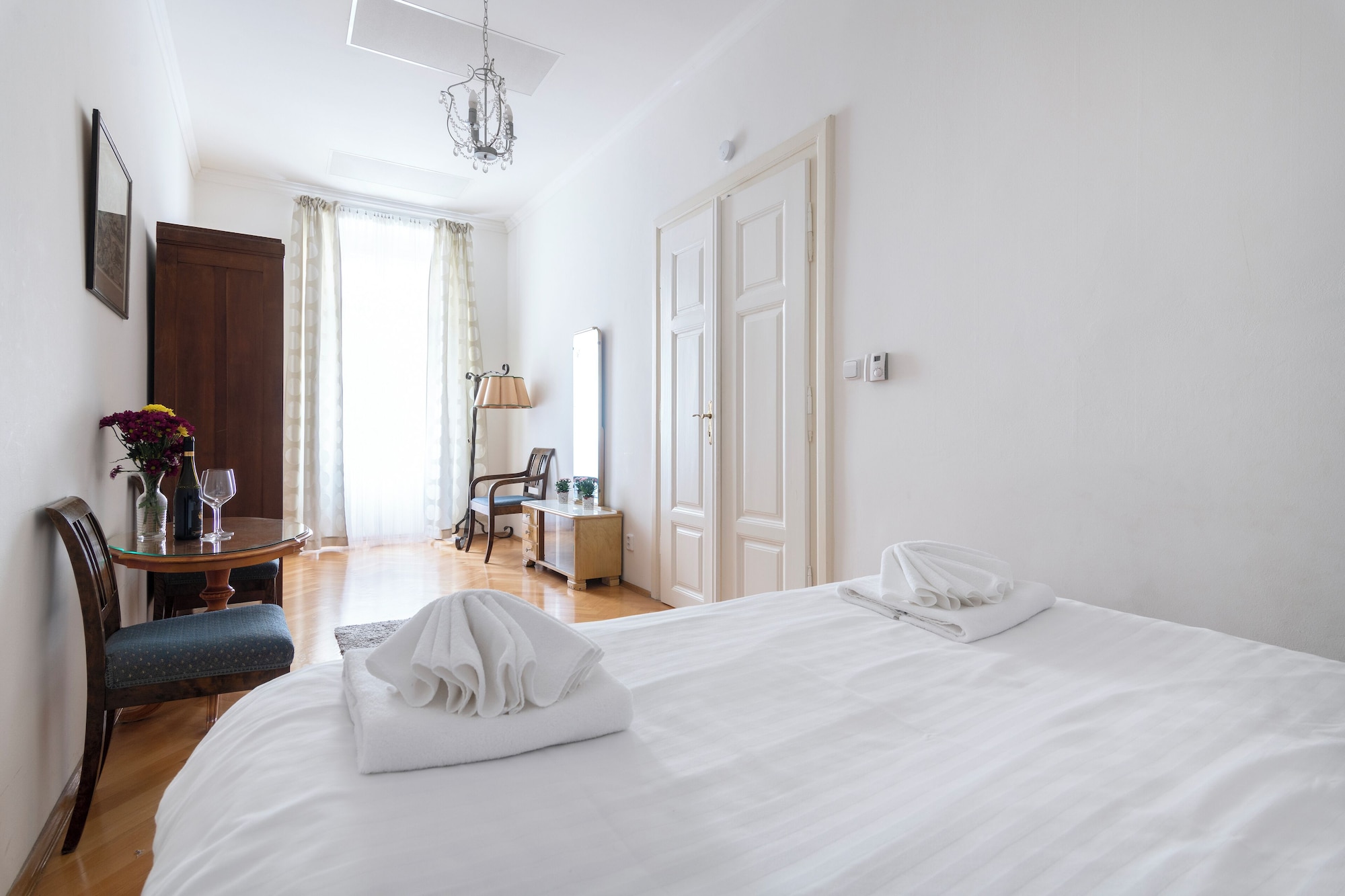 2 BEDROOMS, FAMILY, APARTMENT, GARDEN VIEW, KITCHEN