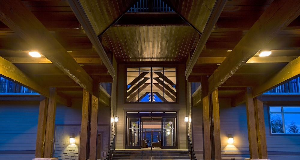 The Palliser Lodge 14/29