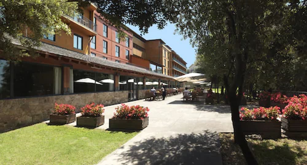 El Montanya Resort & Spa 5/81