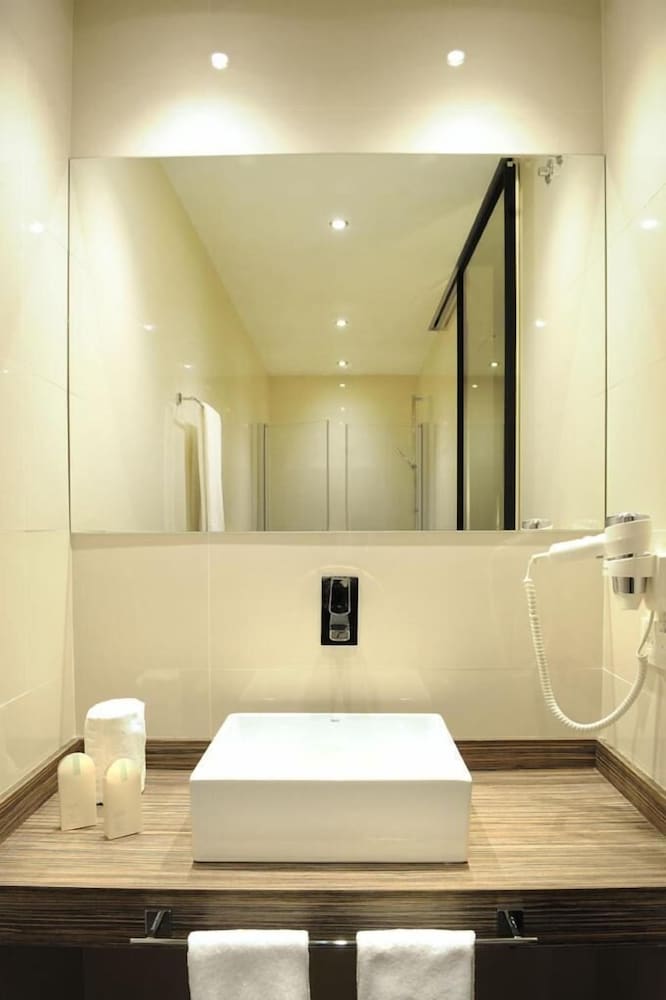Air Rooms Madrid Airport By Premium Traveller 50/53