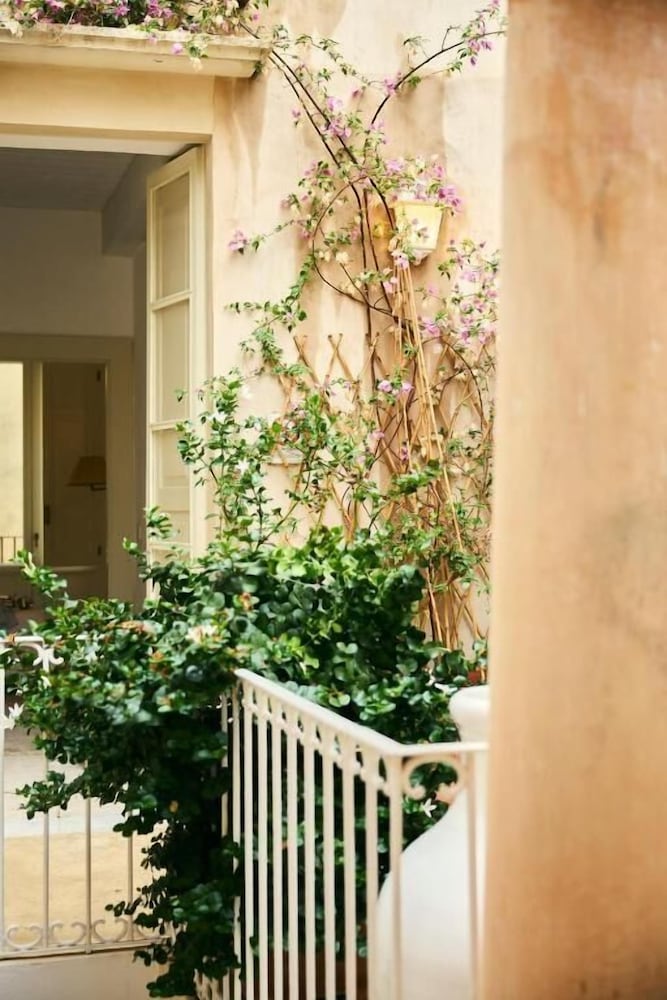 Palazzo Mosco Inn 45/50