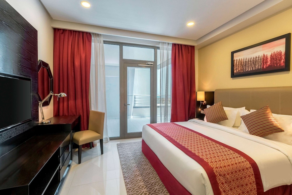 SUPERIOR, KING BED, ACCESSIBLE