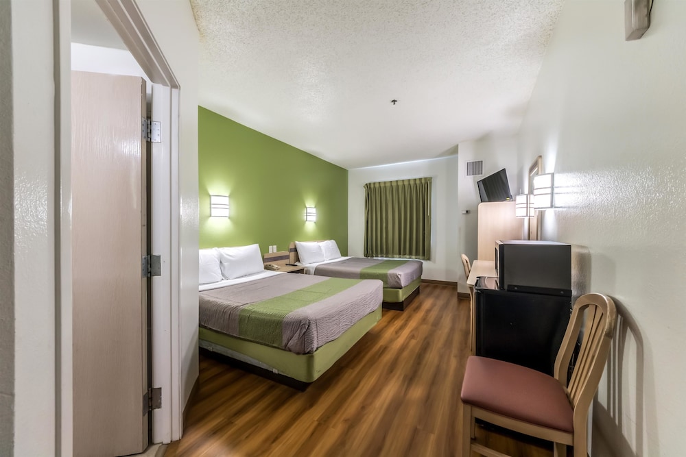 Motel6 San Antonio, TX - South 30/58