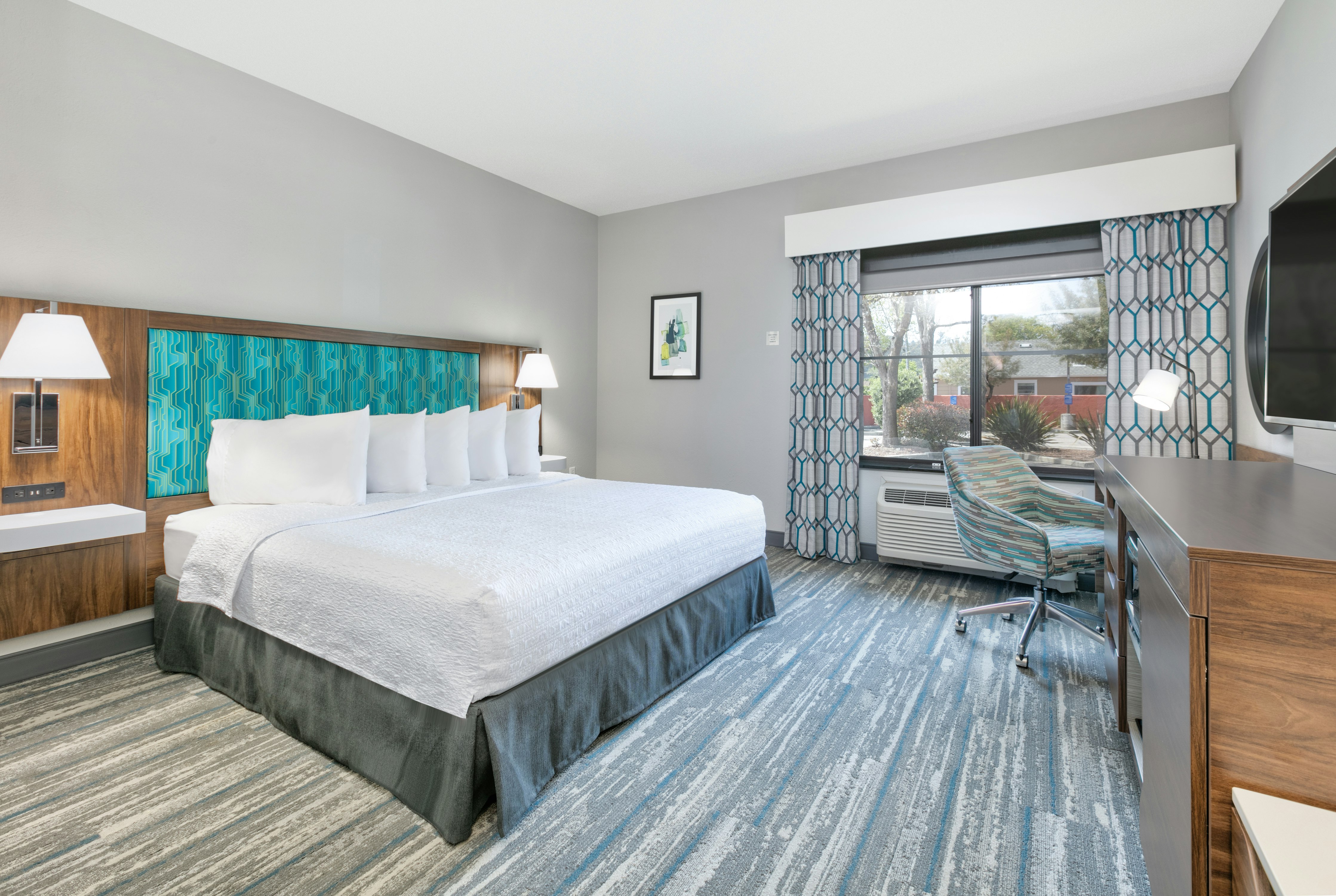 ROOM, KING BED, ACCESSIBLE