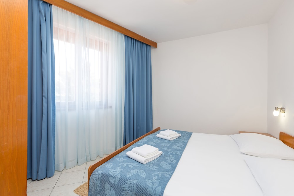 1 Bedroom, Apartment, Double Bed, Sea View, Sofa, Balcony