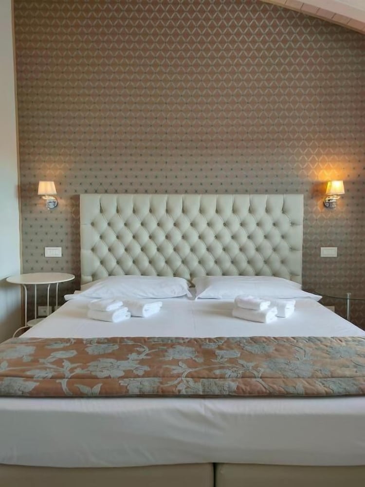 2 Bedrooms, Tower, Standard, Queen Bed، Nuova Opera Rooms 8/10