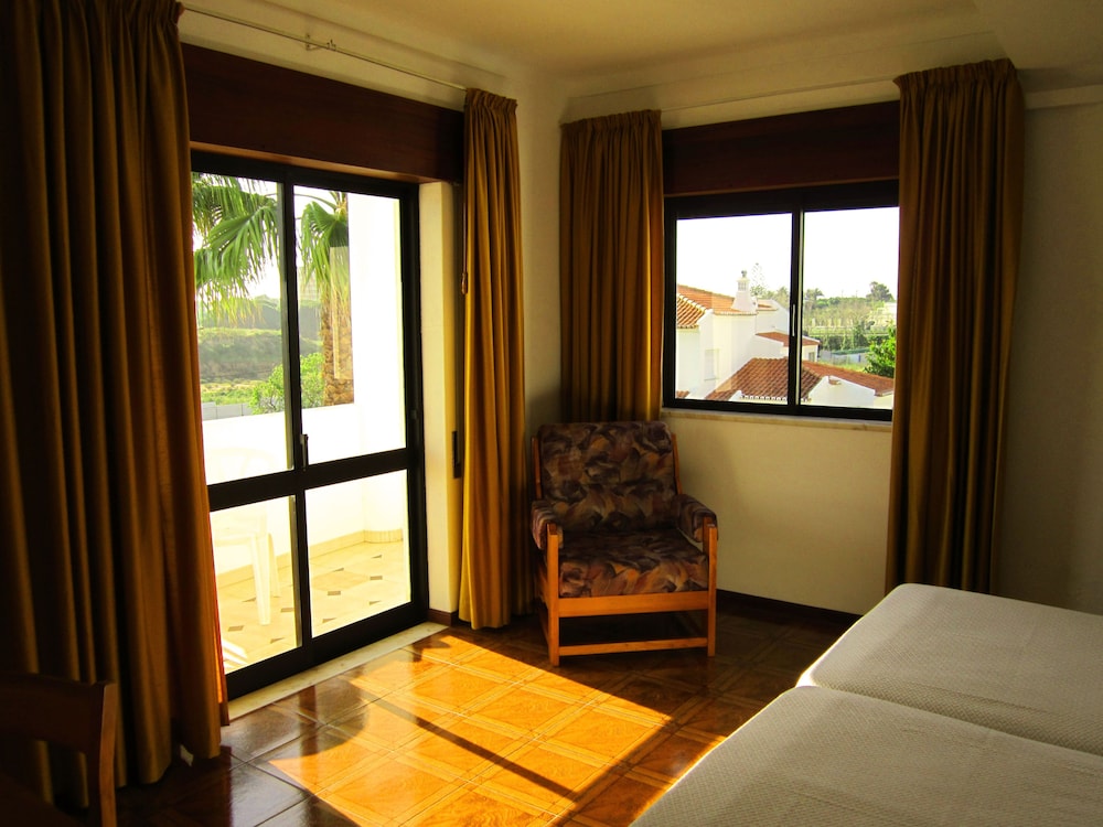 Hotel Alcaide 38/75