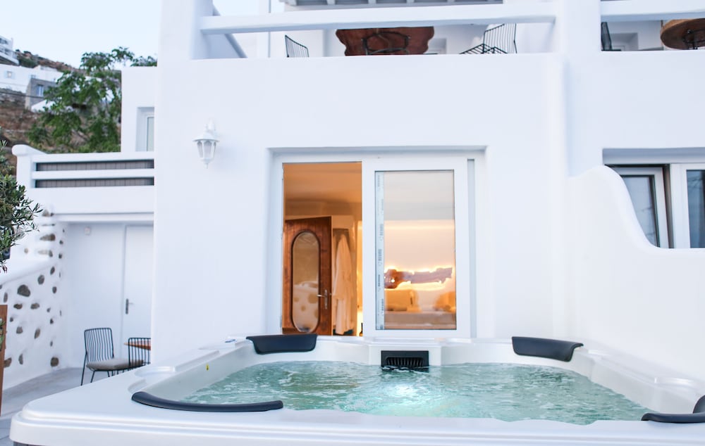 Villa Elina Suites And More 25/46