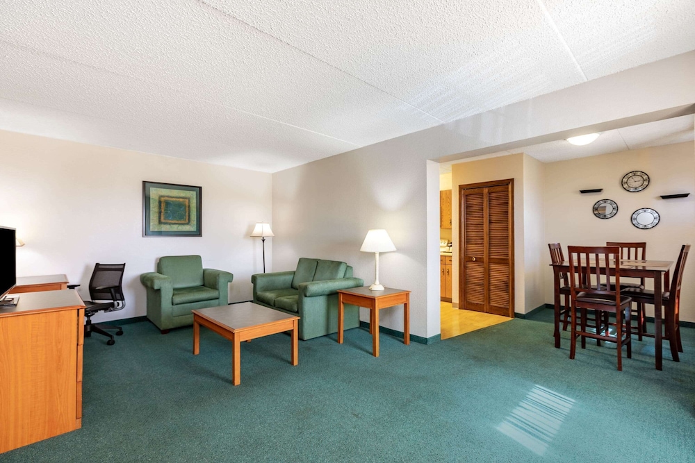 La Quinta Inn El Paso West 35/50